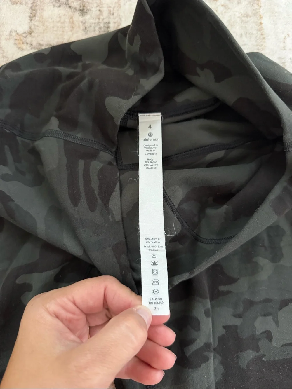 Lululemon Wunder Under 28” Incognito Camo Gator Green Leggings Size 4